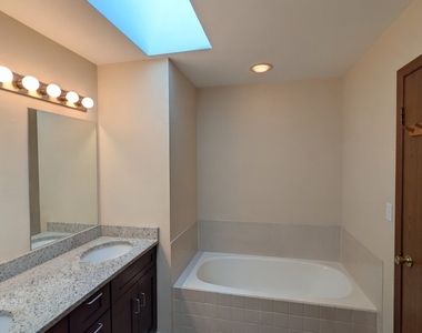 150 Winchester Drive - Photo Thumbnail 12