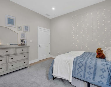 4437 N Broadway Street - Photo Thumbnail 12