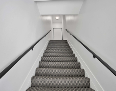 4437 N Broadway Street - Photo Thumbnail 1