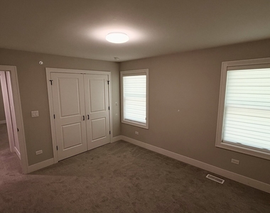 411 W Pierce Road - Photo Thumbnail 9