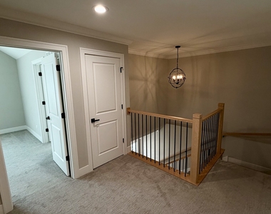 411 W Pierce Road - Photo Thumbnail 10
