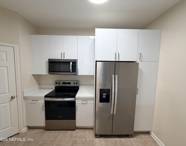 7990 Baymeadows Road E - Photo Thumbnail 2