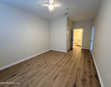 7990 Baymeadows Road E - Photo Thumbnail 9