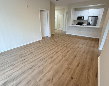 7990 Baymeadows Road E - Photo Thumbnail 6