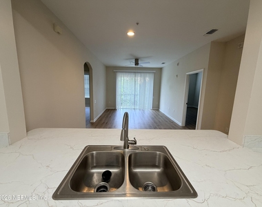 7990 Baymeadows Road E - Photo Thumbnail 4