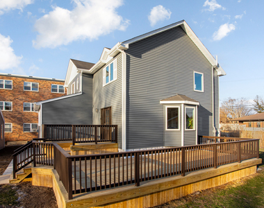 606 S York Street - Photo Thumbnail 6