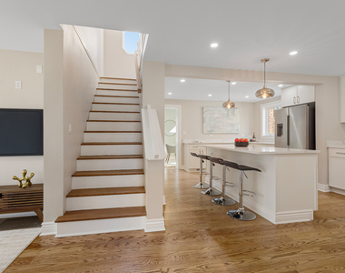 606 S York Street - Photo Thumbnail 17
