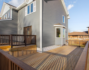 606 S York Street - Photo Thumbnail 5