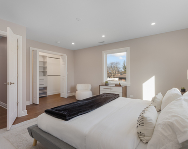 606 S York Street - Photo Thumbnail 34