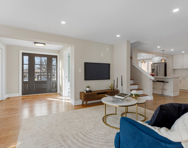 606 S York Street - Photo Thumbnail 10