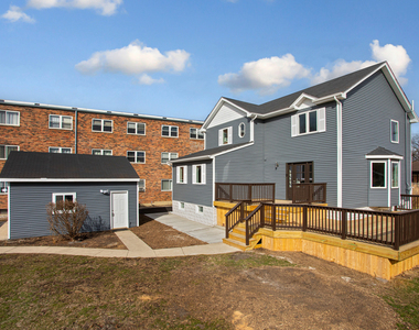 606 S York Street - Photo Thumbnail 2