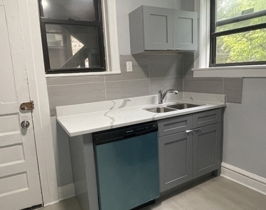 7327 N Honore Street - Photo Thumbnail 3