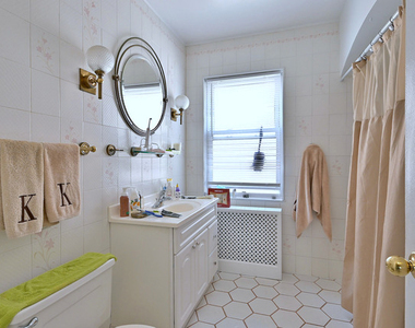 2013 N 73rd Avenue - Photo Thumbnail 7