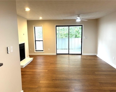 504 Wynnes Ridge Circle Se - Photo Thumbnail 10