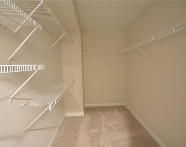1147 Lucan Lane - Photo Thumbnail 19
