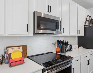 383 Skylar Way Se - Photo Thumbnail 6