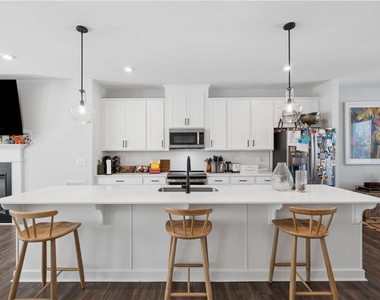 383 Skylar Way Se - Photo Thumbnail 8