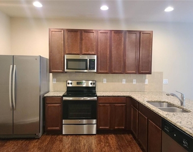 196 Highland Pointe Circle E - Photo Thumbnail 1