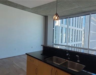 943 Peachtree Street Ne - Photo Thumbnail 2