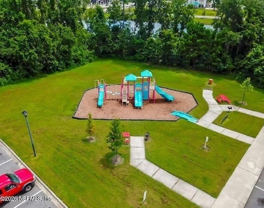 8201 Green Parrot Road - Photo Thumbnail 37