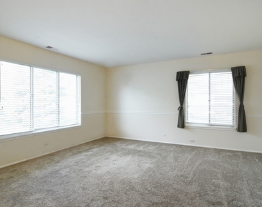 1436 Quaker Lane - Photo Thumbnail 2