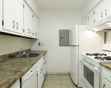 1436 Quaker Lane - Photo Thumbnail 4