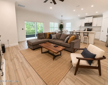 248 Zancara Street - Photo Thumbnail 12