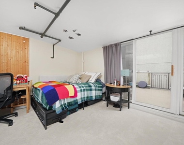 1834 Ridge Avenue - Photo Thumbnail 19