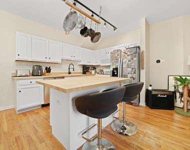 1834 Ridge Avenue - Photo Thumbnail 8