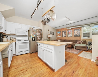 1834 Ridge Avenue - Photo Thumbnail 4