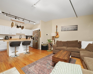 1834 Ridge Avenue - Photo Thumbnail 7