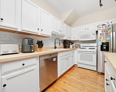 1834 Ridge Avenue - Photo Thumbnail 11