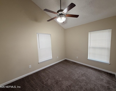 747 Broxton Street - Photo Thumbnail 10