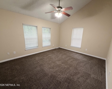 747 Broxton Street - Photo Thumbnail 9