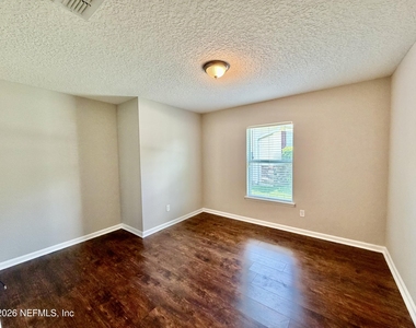 11970 Alexandra Drive - Photo Thumbnail 8