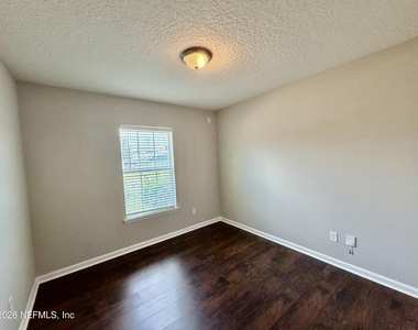 11970 Alexandra Drive - Photo Thumbnail 11