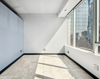 1345 S Wabash Avenue - Photo Thumbnail 2