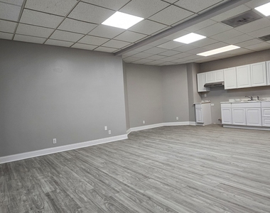 3607 W 26th Street - Photo Thumbnail 4