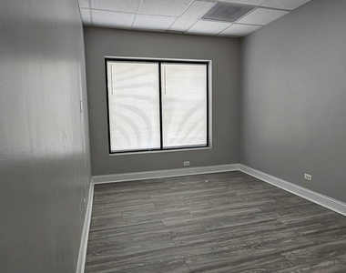 3607 W 26th Street - Photo Thumbnail 9
