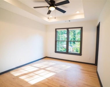 931 Fern Avenue Se - Photo Thumbnail 14