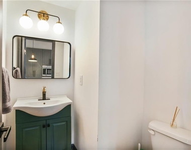 931 Fern Avenue Se - Photo Thumbnail 8