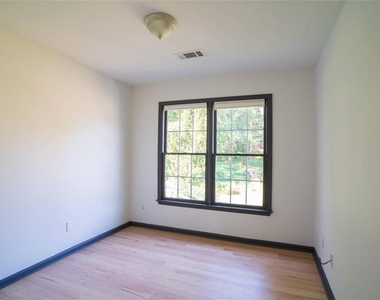 931 Fern Avenue Se - Photo Thumbnail 17