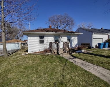 912 Douglas Street - Photo Thumbnail 1