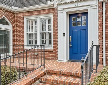 1189 Reeder Circle Ne - Photo Thumbnail 3