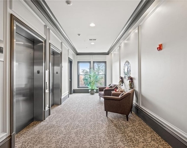 360 Chambers Street - Photo Thumbnail 4