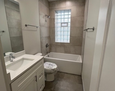 3726 N Racine Avenue - Photo Thumbnail 10