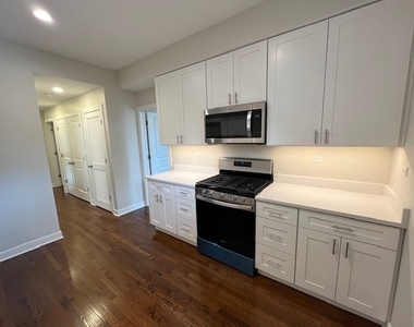 3726 N Racine Avenue - Photo Thumbnail 2