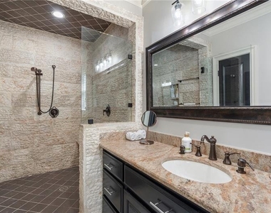 631 Boulevard Ne - Photo Thumbnail 31
