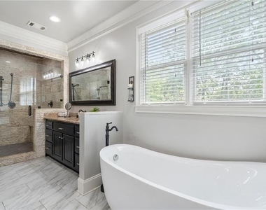 631 Boulevard Ne - Photo Thumbnail 30