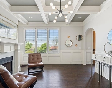 631 Boulevard Ne - Photo Thumbnail 5